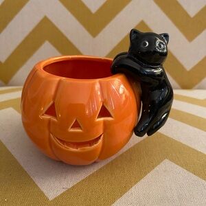 Darling Ceramic Halloween pumpkin with black cat (L1)